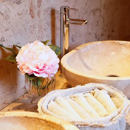 Casa Loretta, Your Luxurious Getaway With Stunning Views