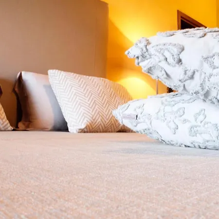 Casa Loretta, Your Luxurious Getaway With Stunning Views *