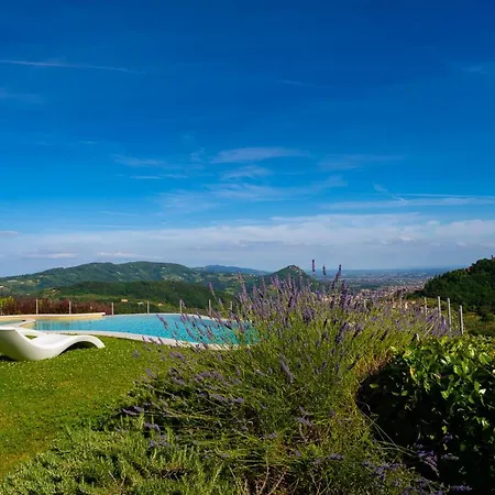 Casa Loretta, Your Luxurious Getaway With Stunning Views ヴィラ Nievole
