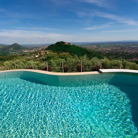 Casa Loretta, Your Luxurious Getaway With Stunning Views Villa *